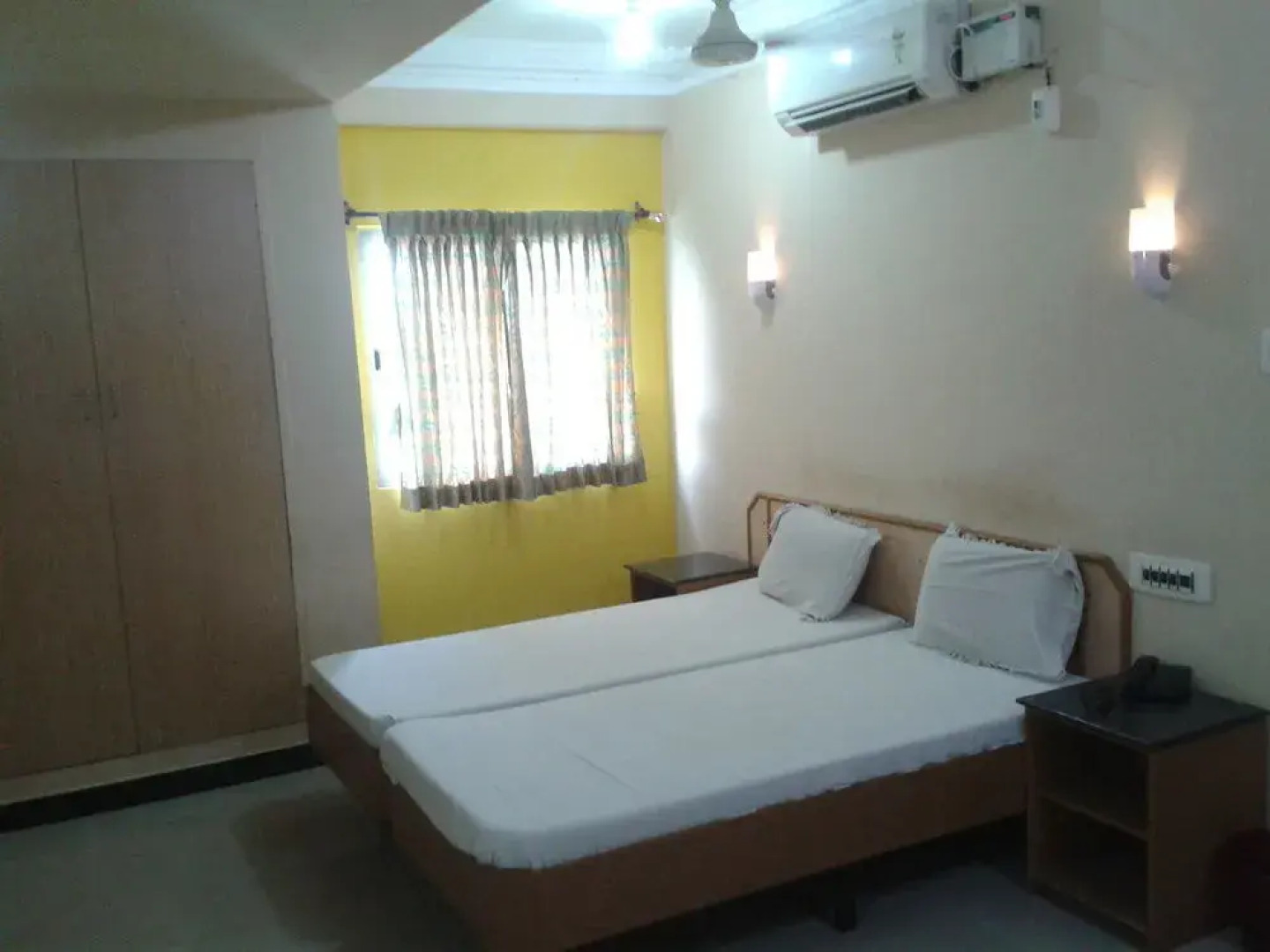 Vedanta Wake up Arapalayam Bus Stand