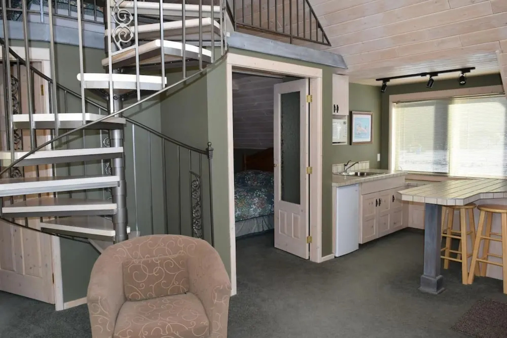 Retreat Wilderness Inn