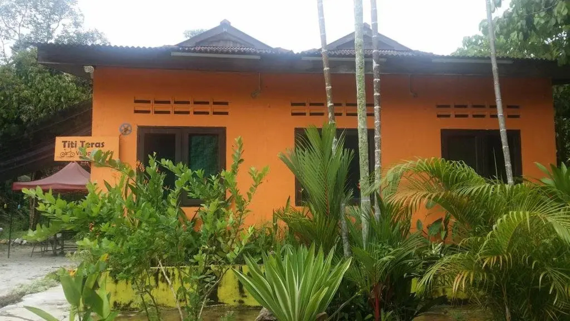 Titi Teras Village House