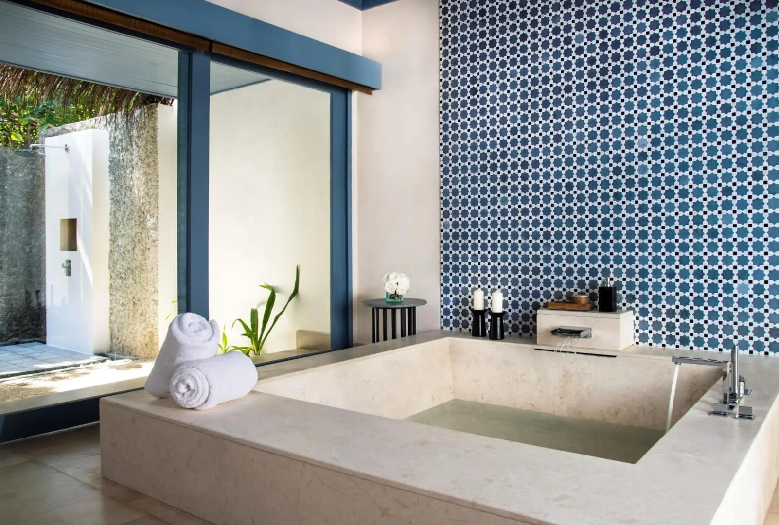 The Halcyon Private Isles Maldives, Autograph Collection