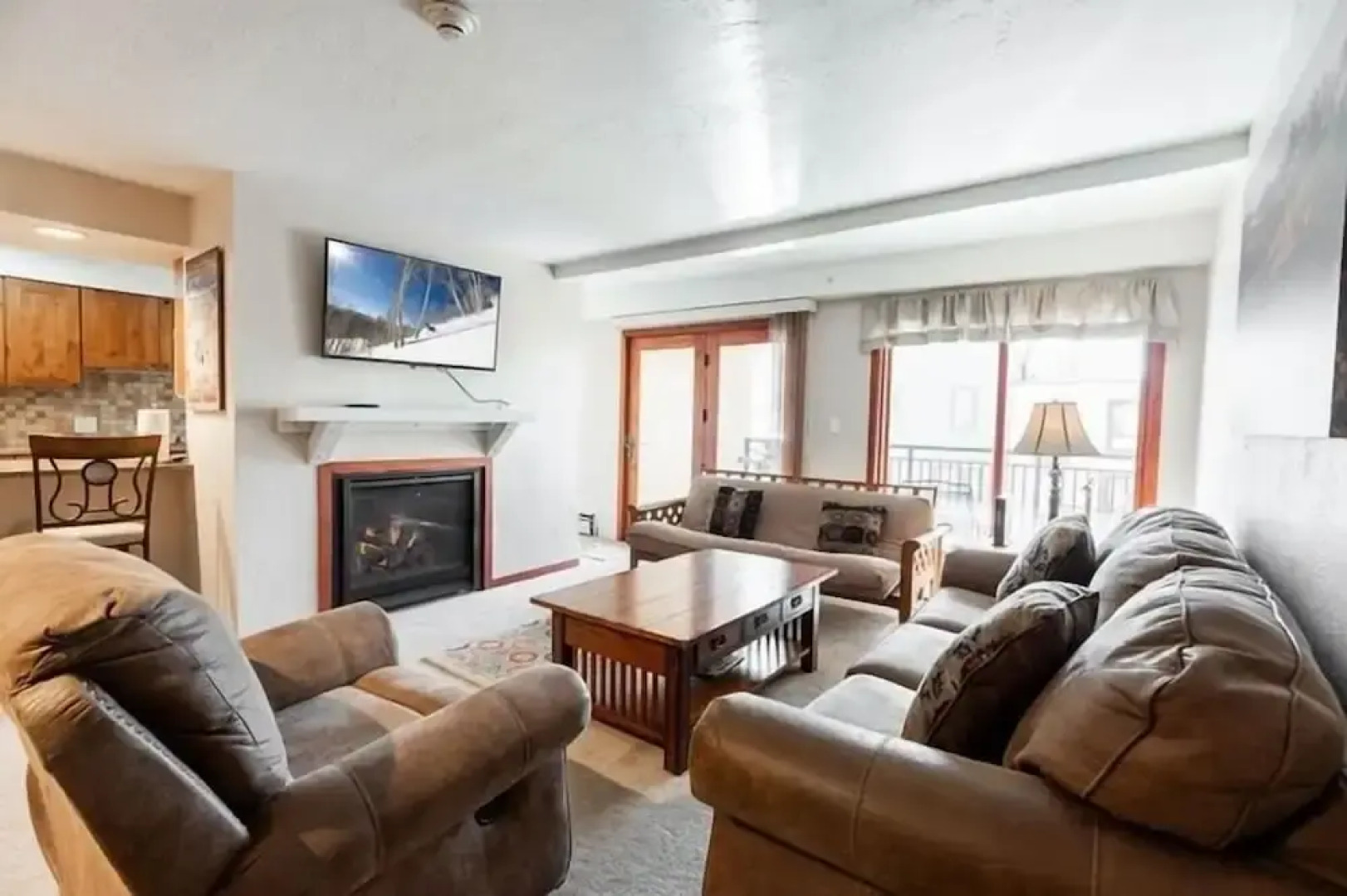 Breakaway West Ski Condo 1,5 miles from the Lifts by RedAwning