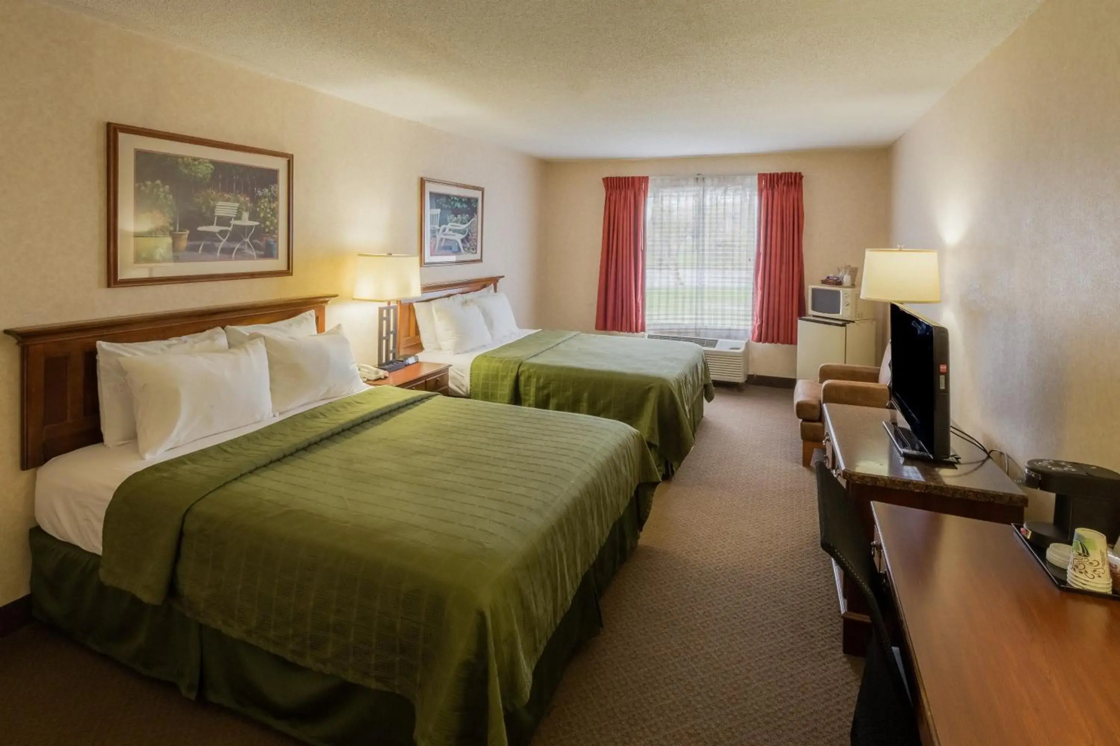 Coshocton Village Inn and Suites