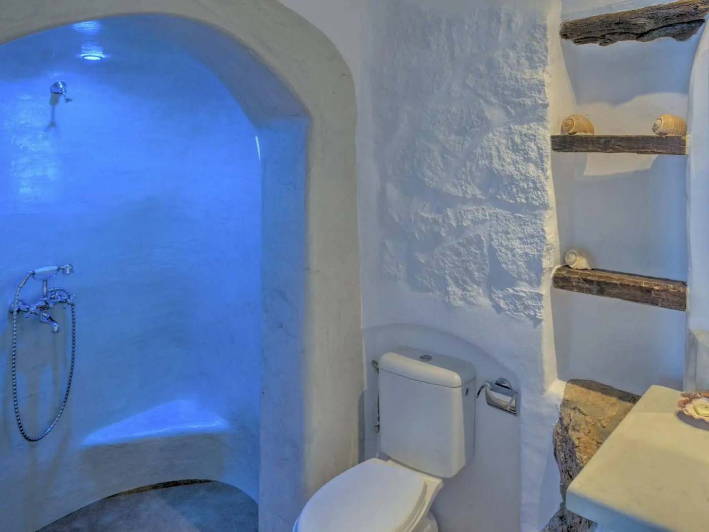 Eirini's Luxury Hotel Villas