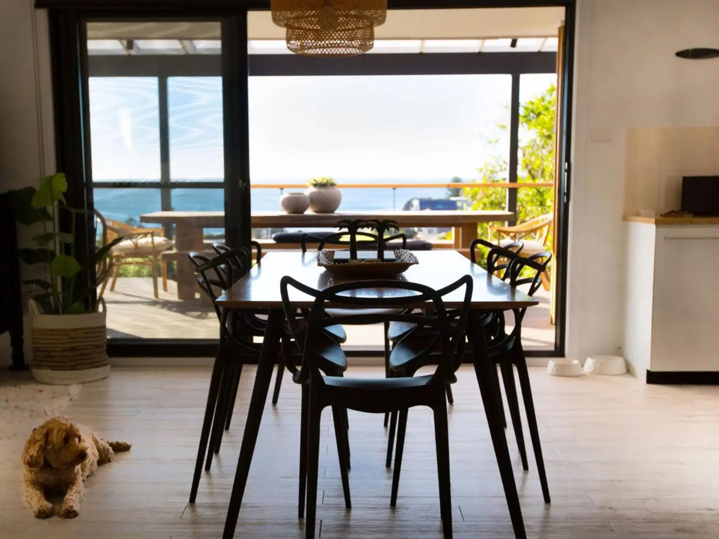 THE WERRI SHACK Werri Beach Gerringong 4pm check out Sundays