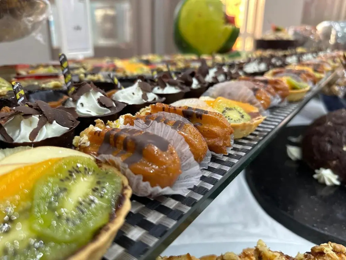 Byoot Bay Hotel & Resort