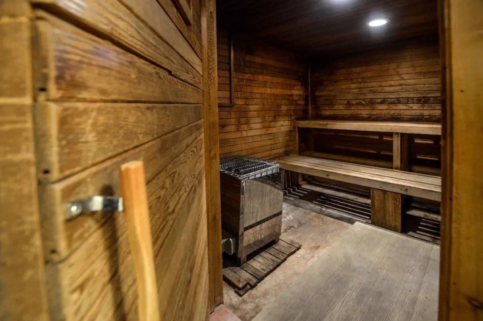 Summer Palace B 2 Bedroom Duplex by RedAwning