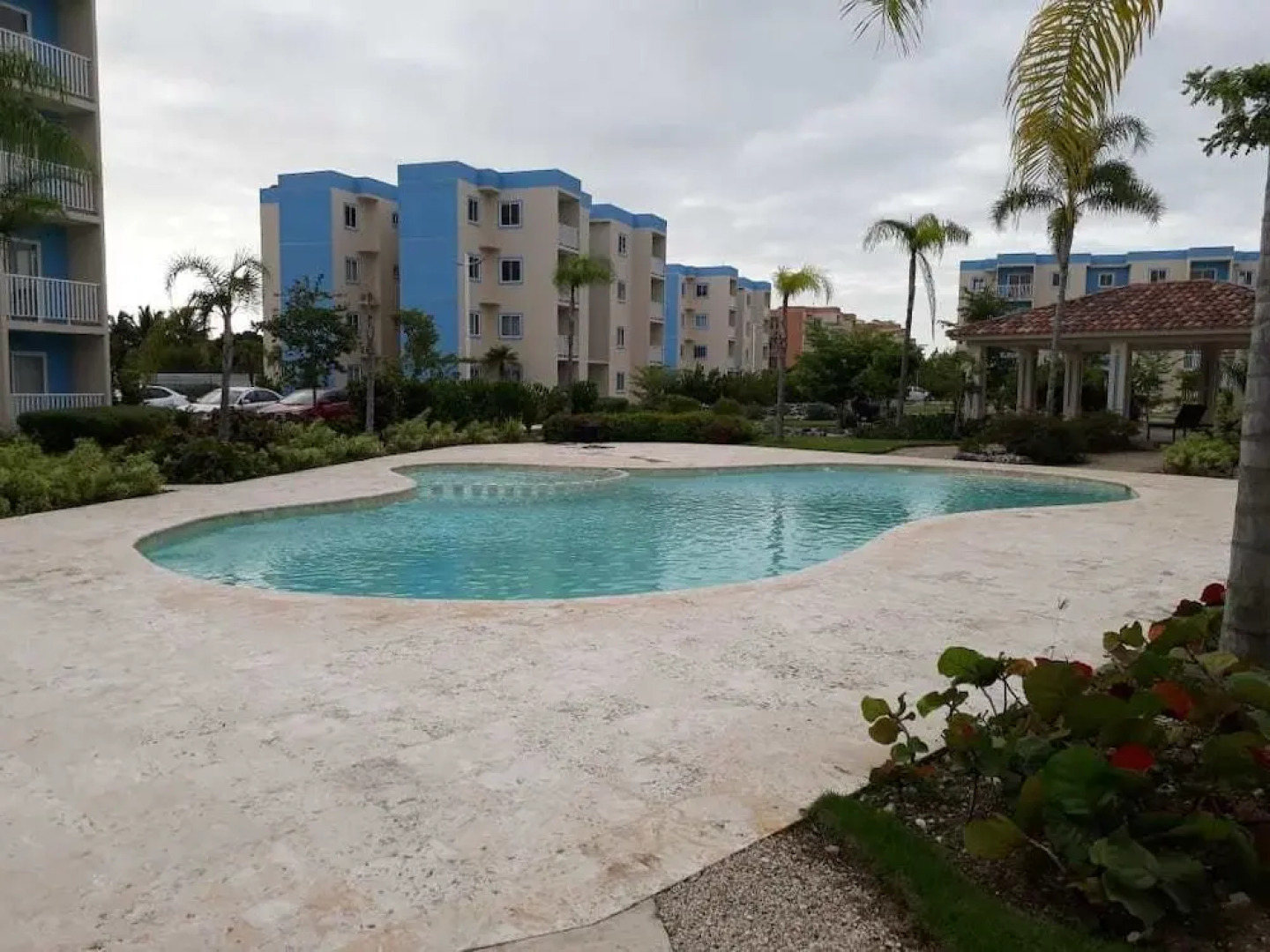 J&R Apartamento Serena Village