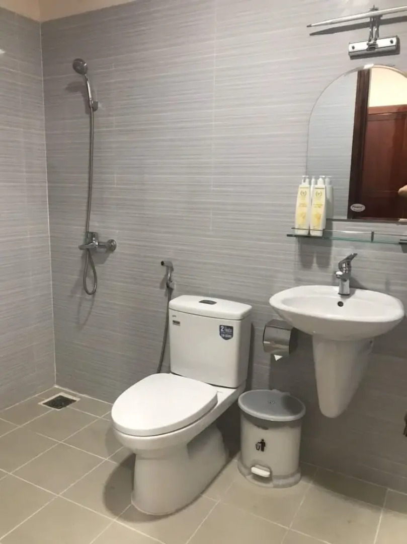 Con Dao Tan Son Nhat Hotel