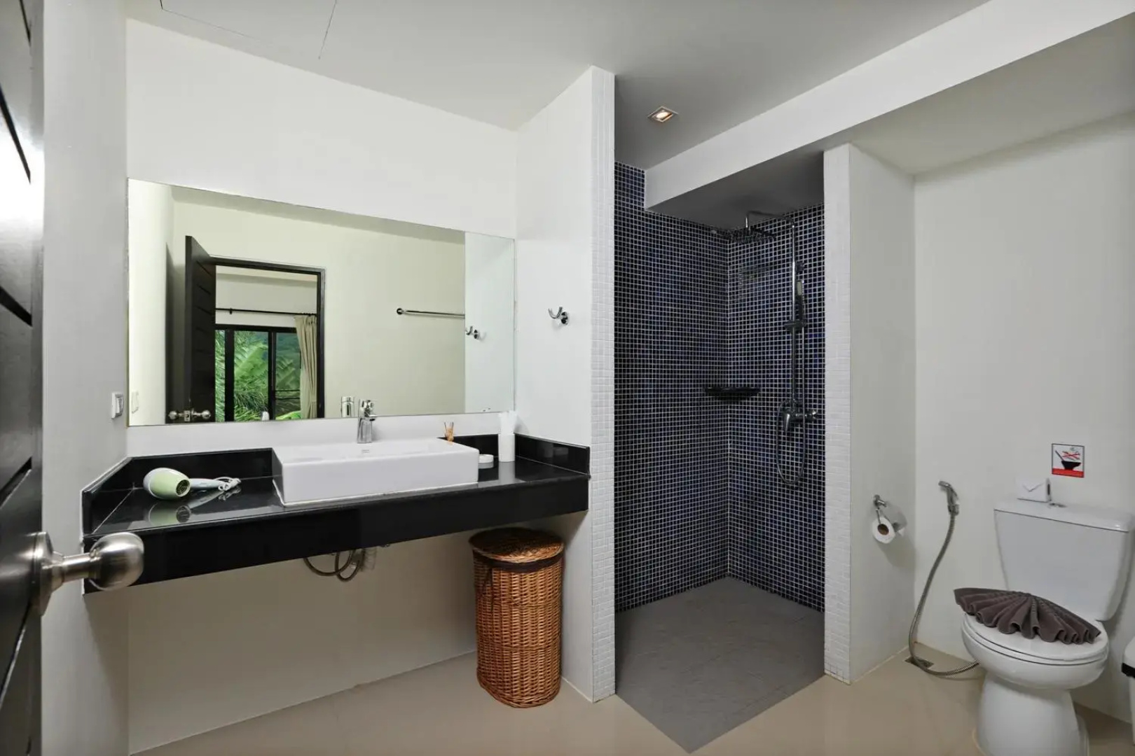 Thaimond Residence by TropicLook
