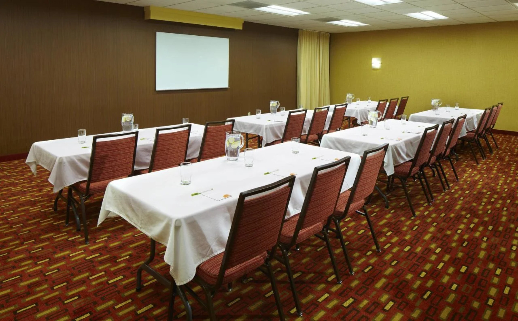 Spark by Hiton Bettendorf Quad Cities