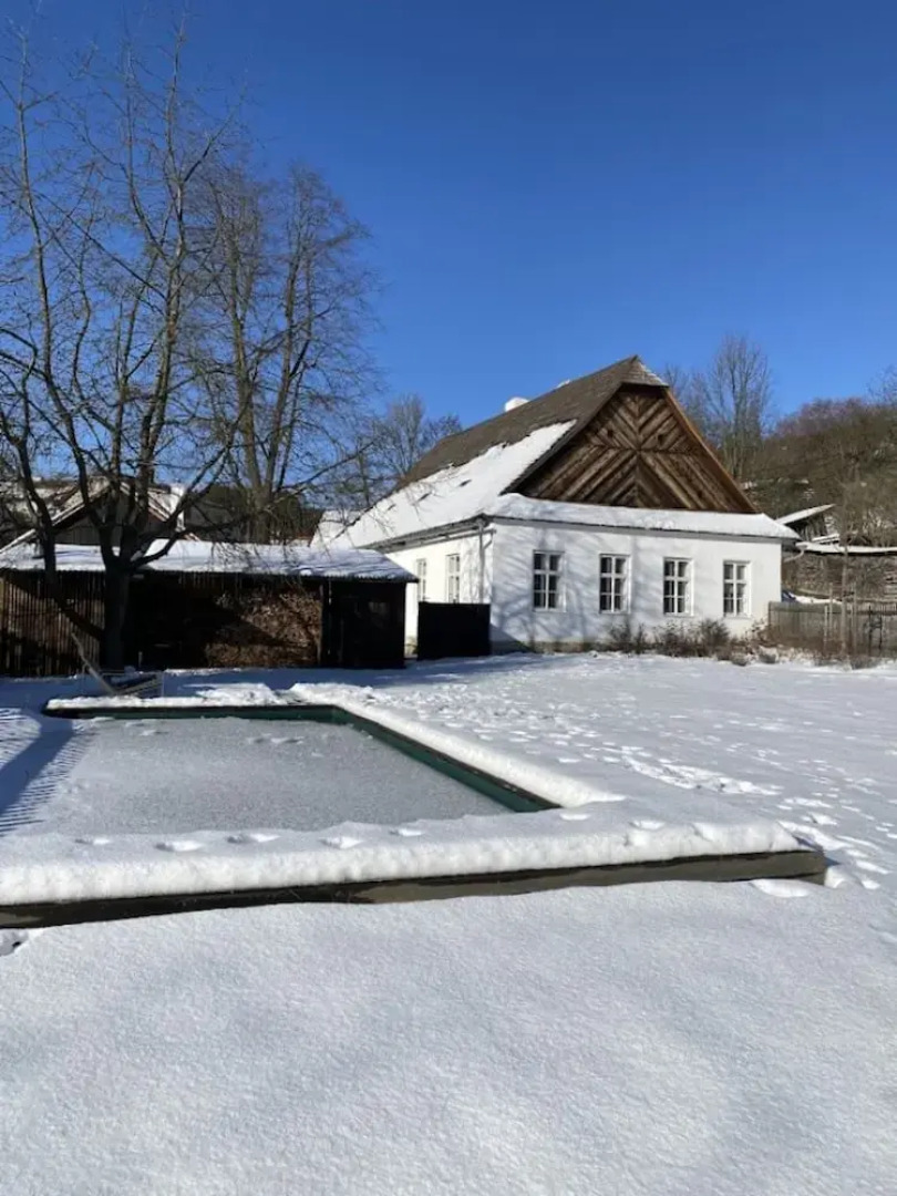 Villa in Javorek Near Zlamanec Park