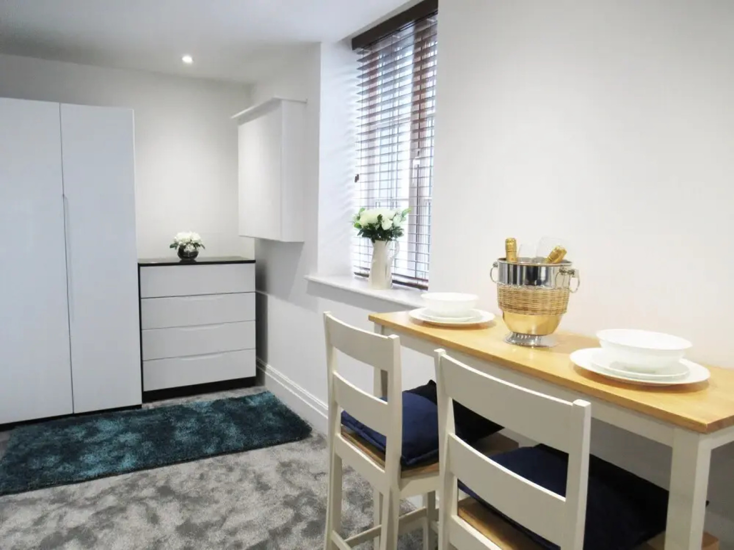 White House Aparthotel