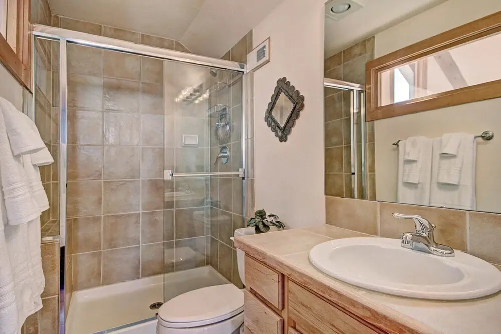 Stunning Mountain Getaway! Sleeps 10!