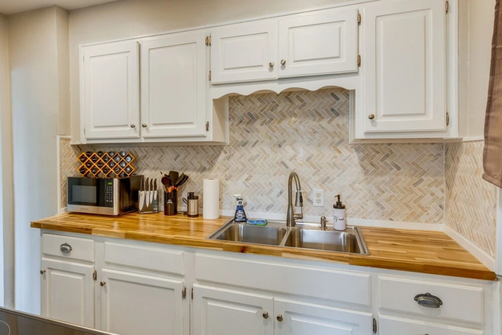 Pet-friendly Pensacola House Rental: 3 Mi to Beach