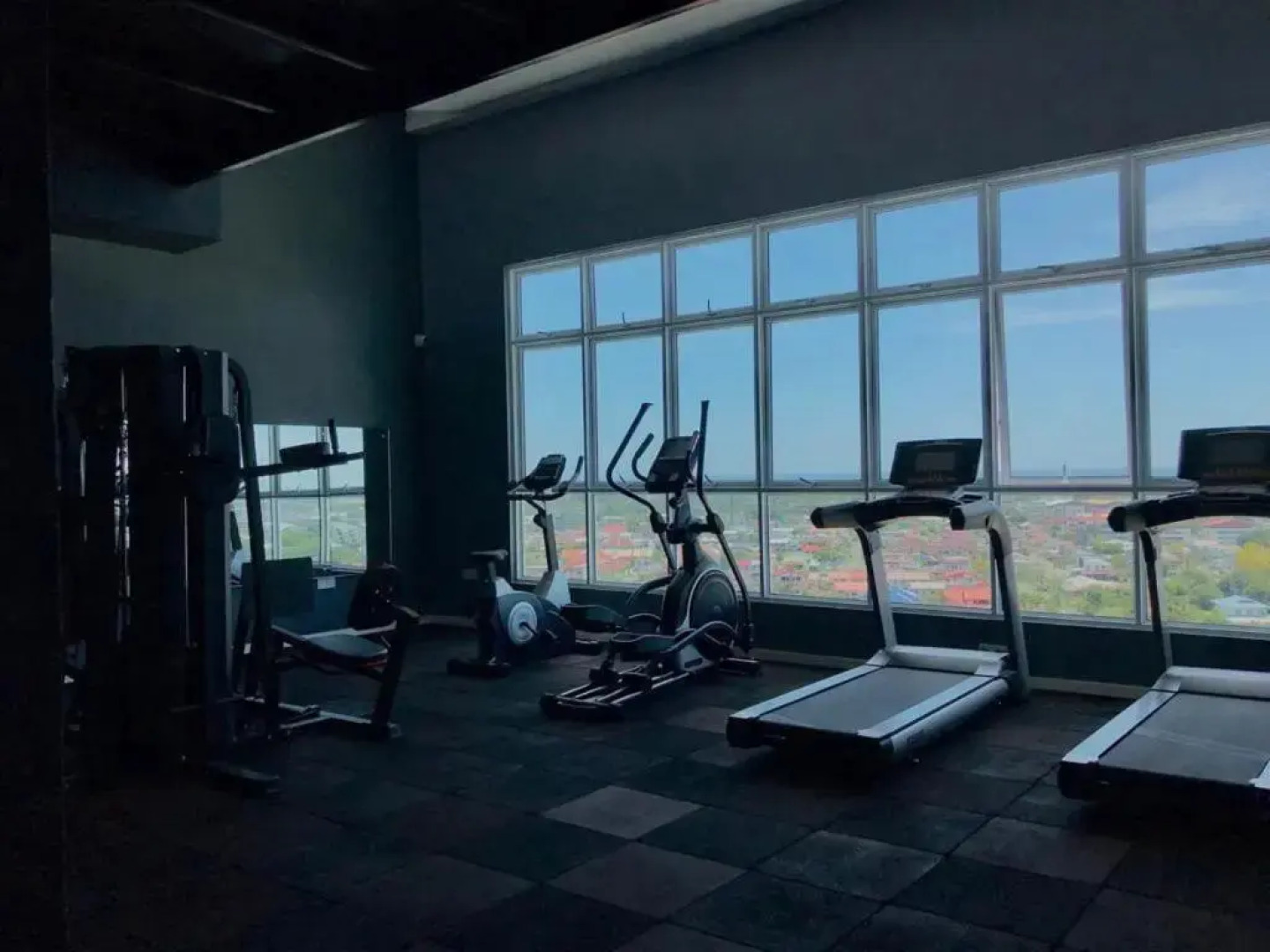 Stirling Suites Hotel & Serviced Apartment