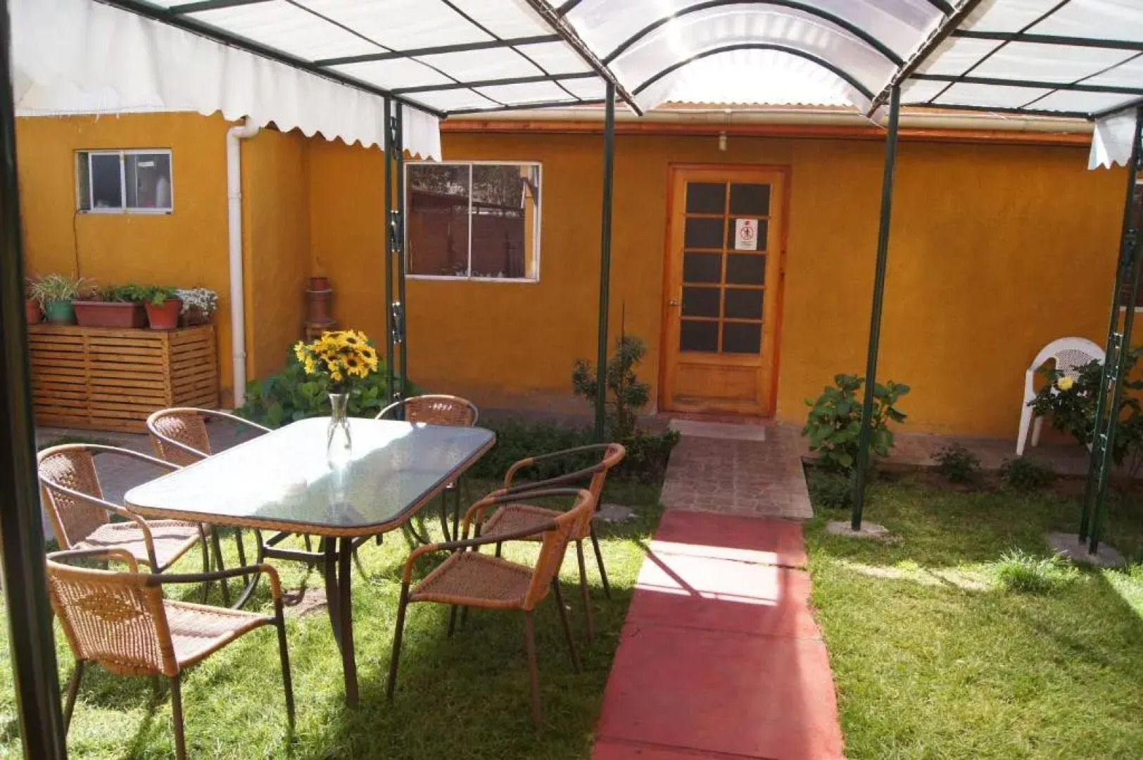 Economy Hostel Tierra Noble Bed and Breakfast