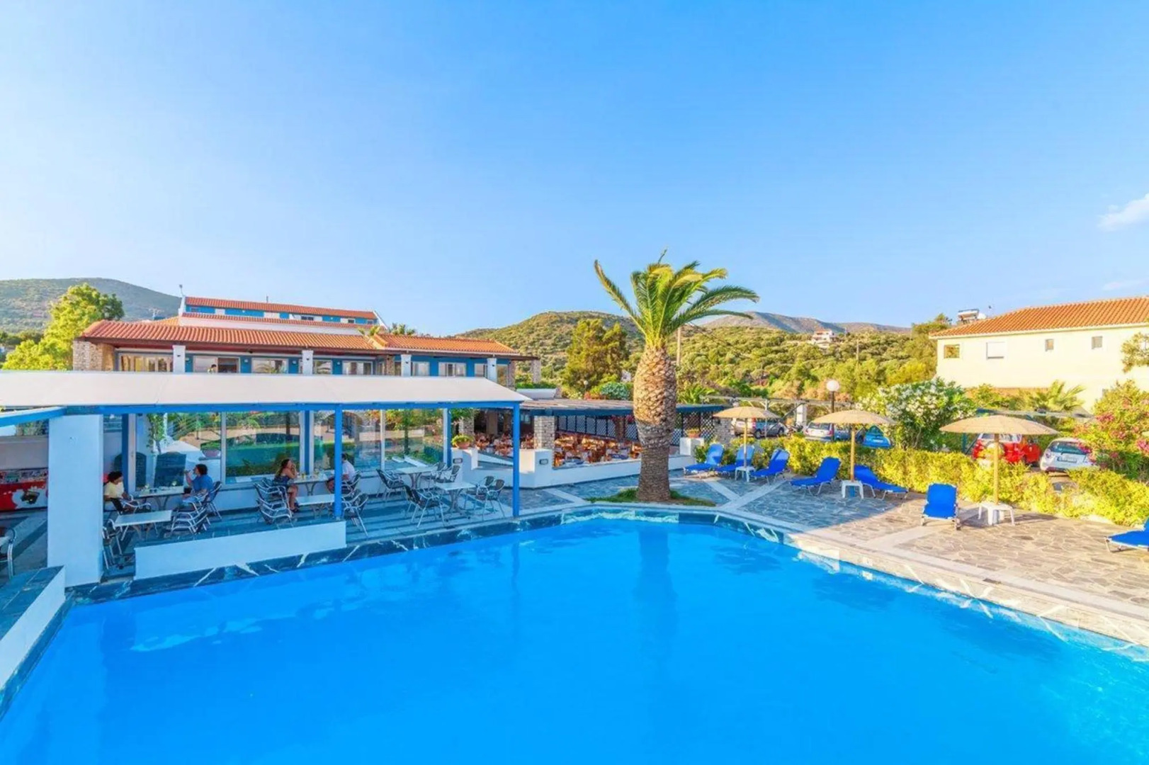 Zefiros Beach Hotel