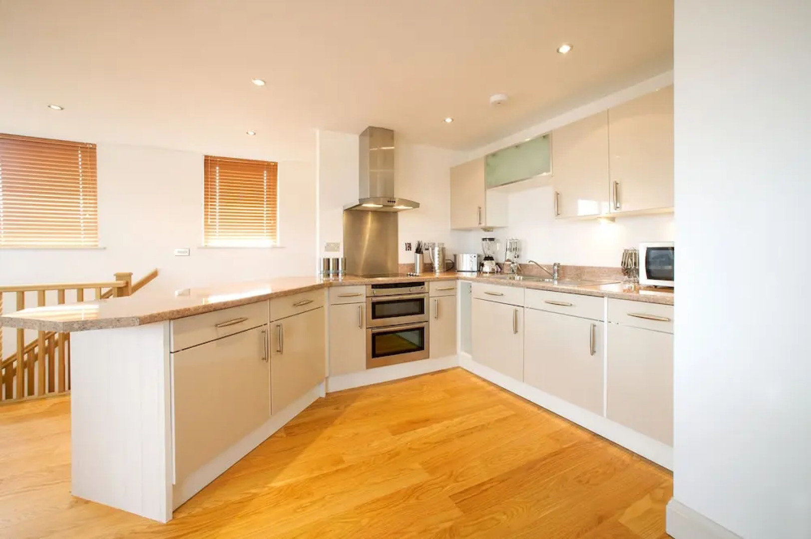 Pelican House By Esa