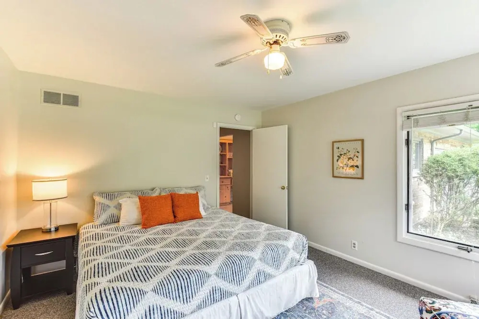 Charming Union Pier Home w/ Deck: Half-mi to Beach