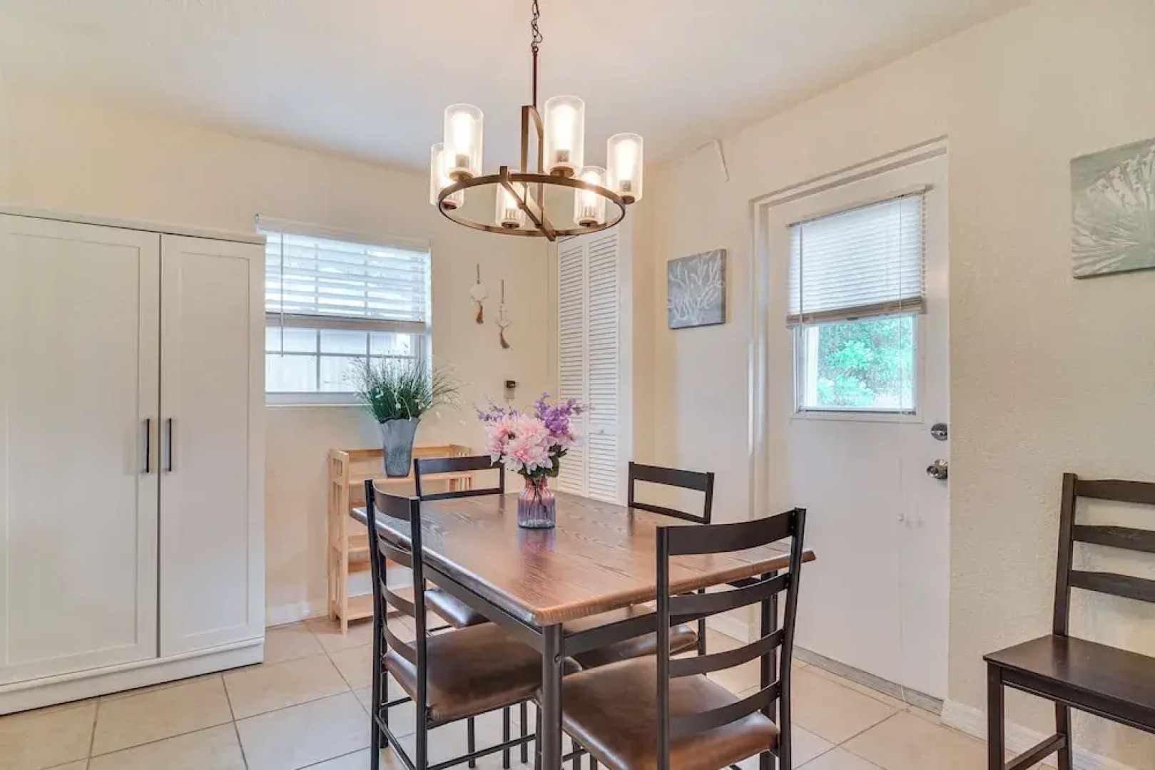 Charming Seminole Home w/ Patio: 6 Mi to Beaches!