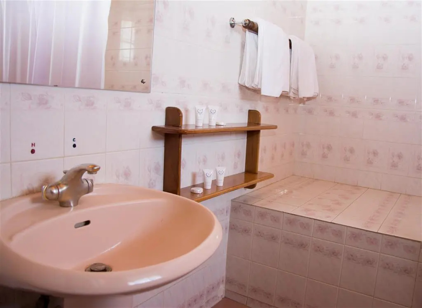 Jacaranda Lake Elementaita Lodge