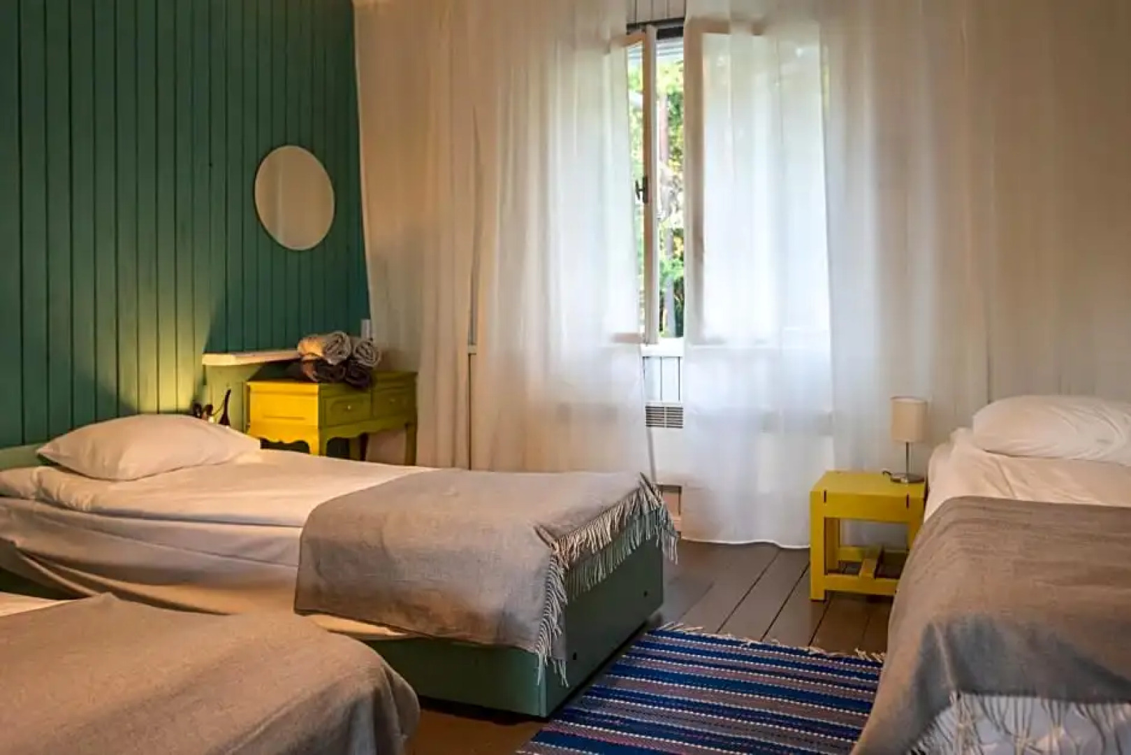 Saarj¿e puhkemaja tuba koos hommikus¿¿giga