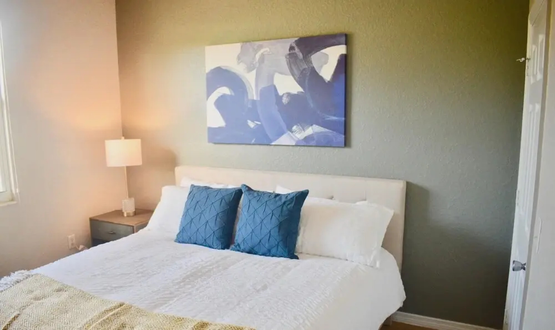 Landing Modern Apartment With Amazing Amenities Id5223