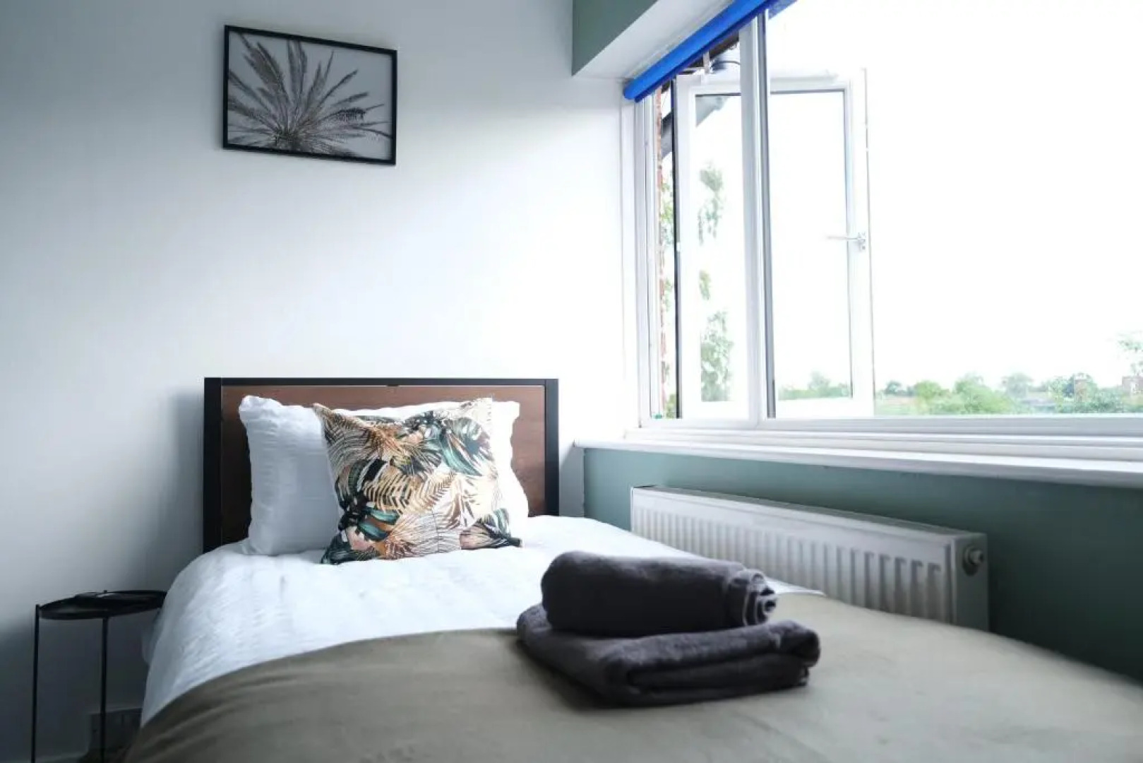 Northway House - Close to M62 and M6