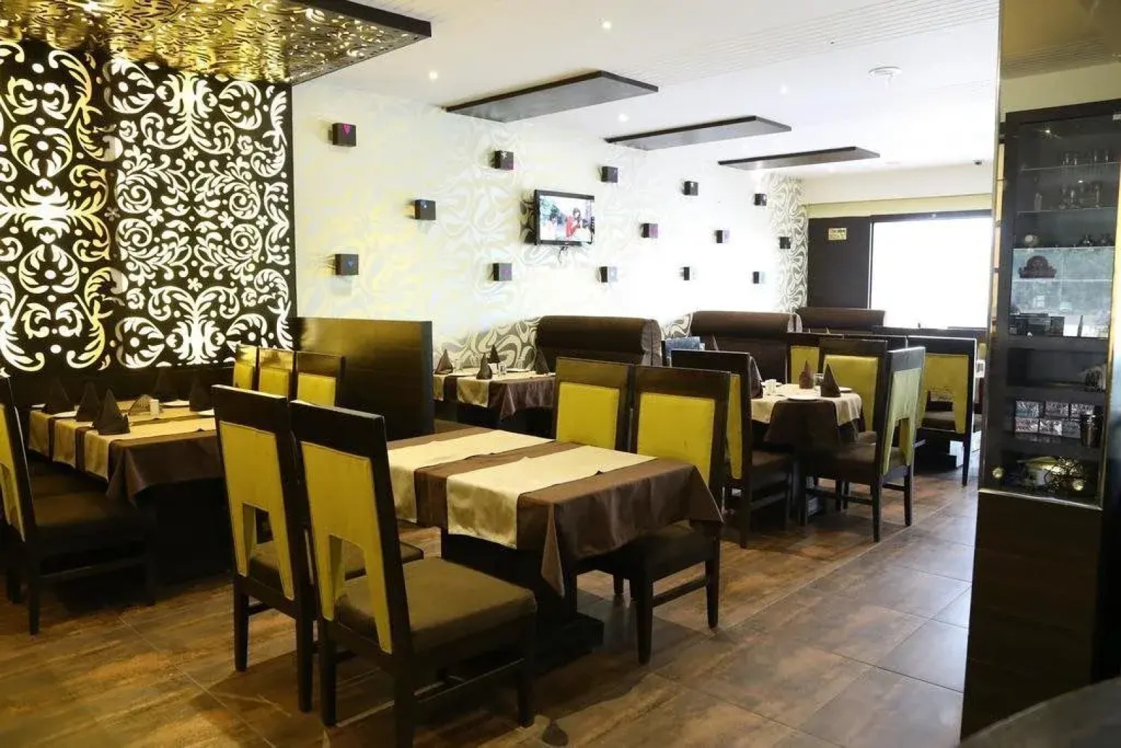 OYO Premium IVY Hospital