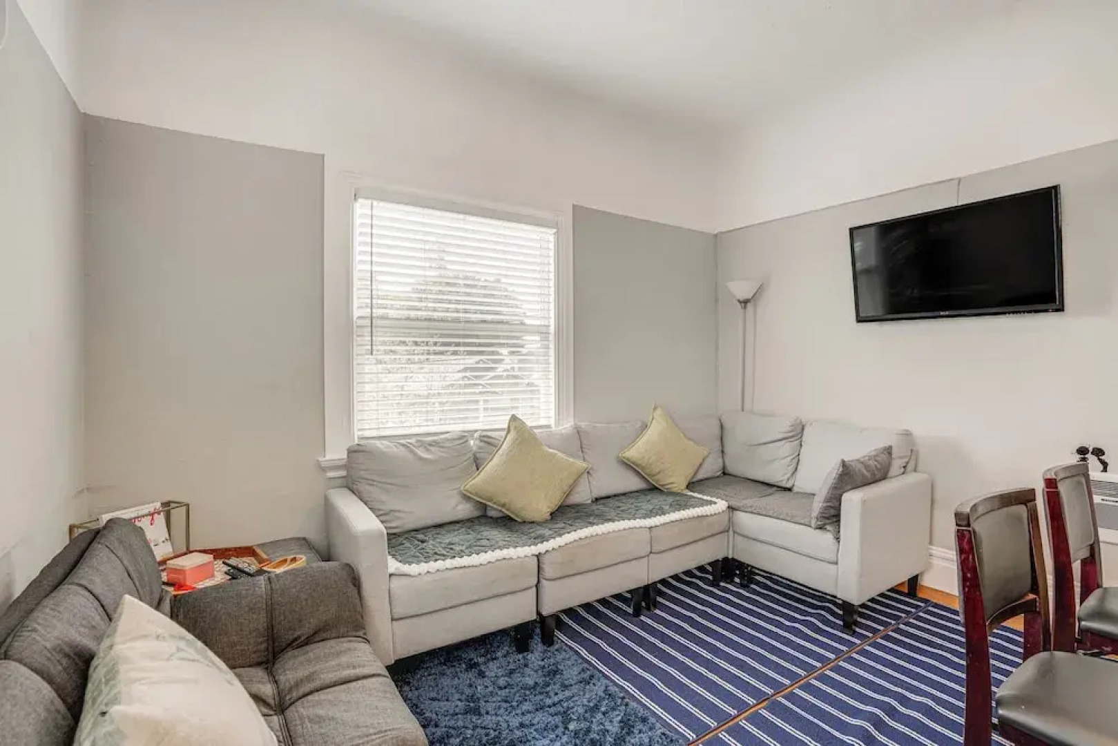 8 Mi to Bay Bridge: Couple's Getaway w/ Mtn Views!