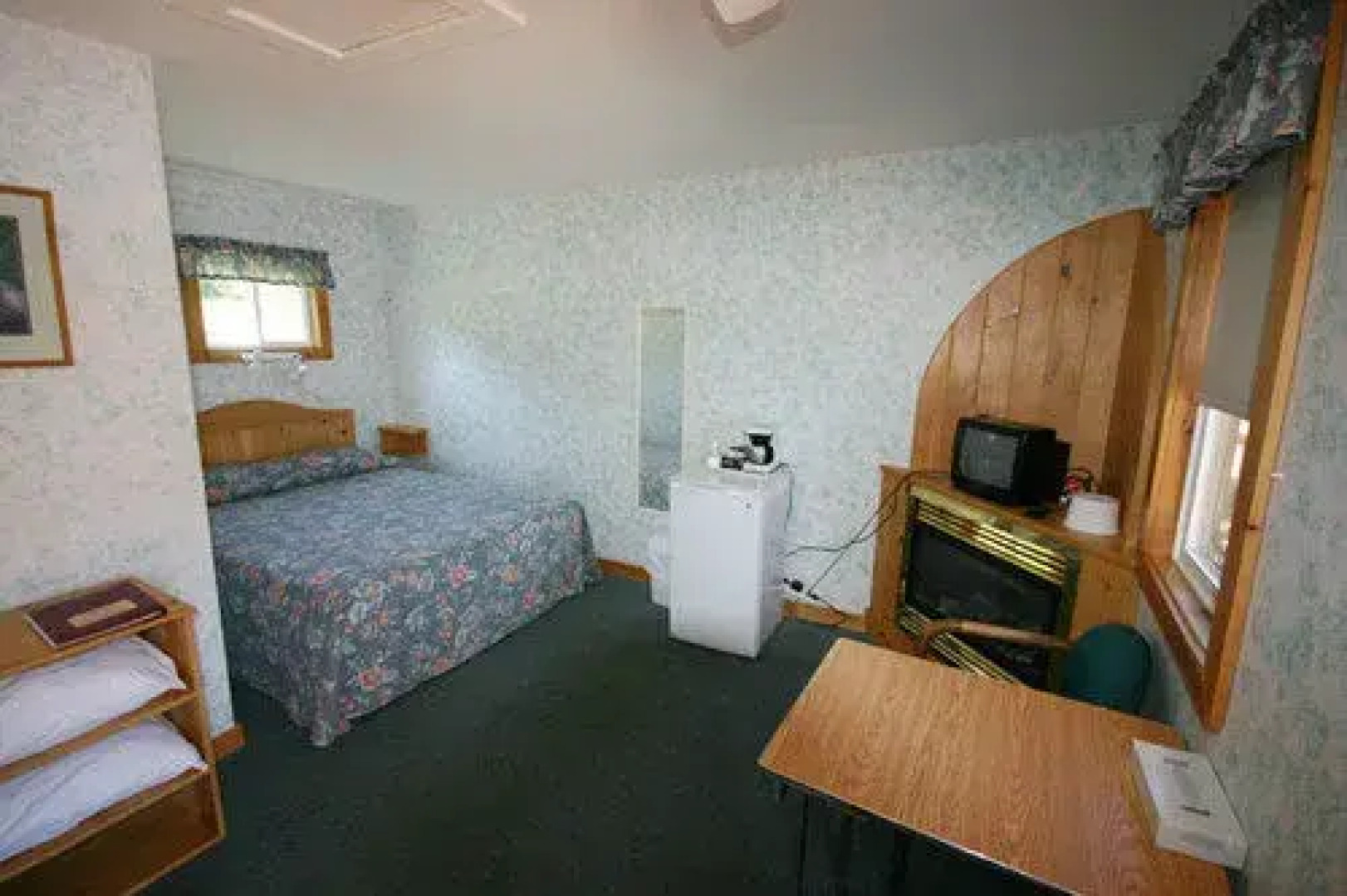 Spectacle Lake Lodge