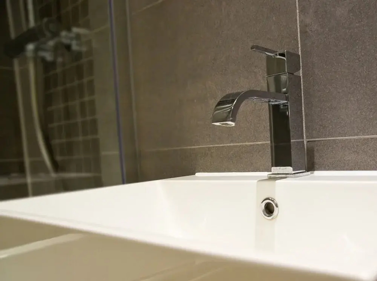 Icon Brentwood City Apartment