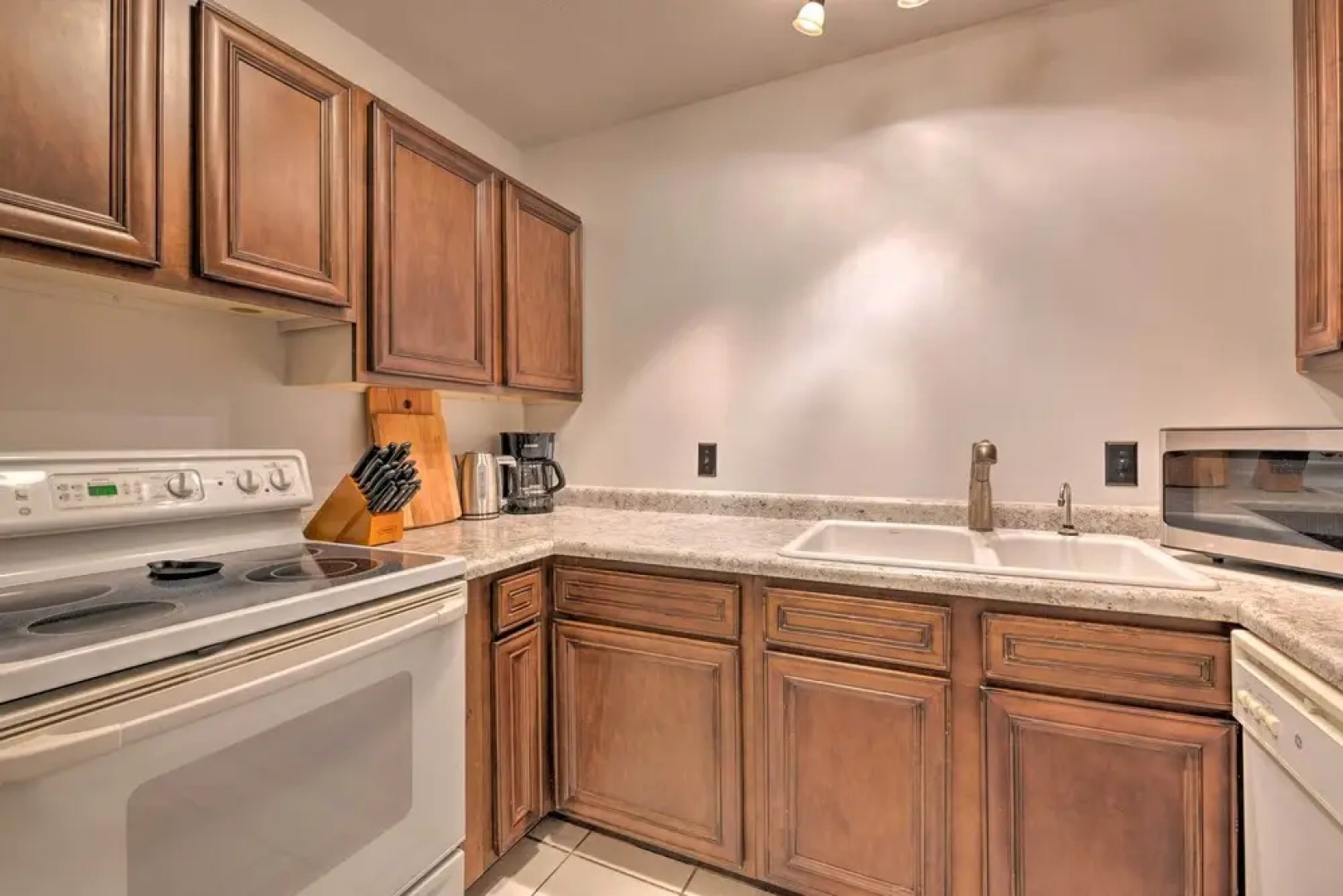 Salt Lake City Area Home <20mi to Snowbird & Alta