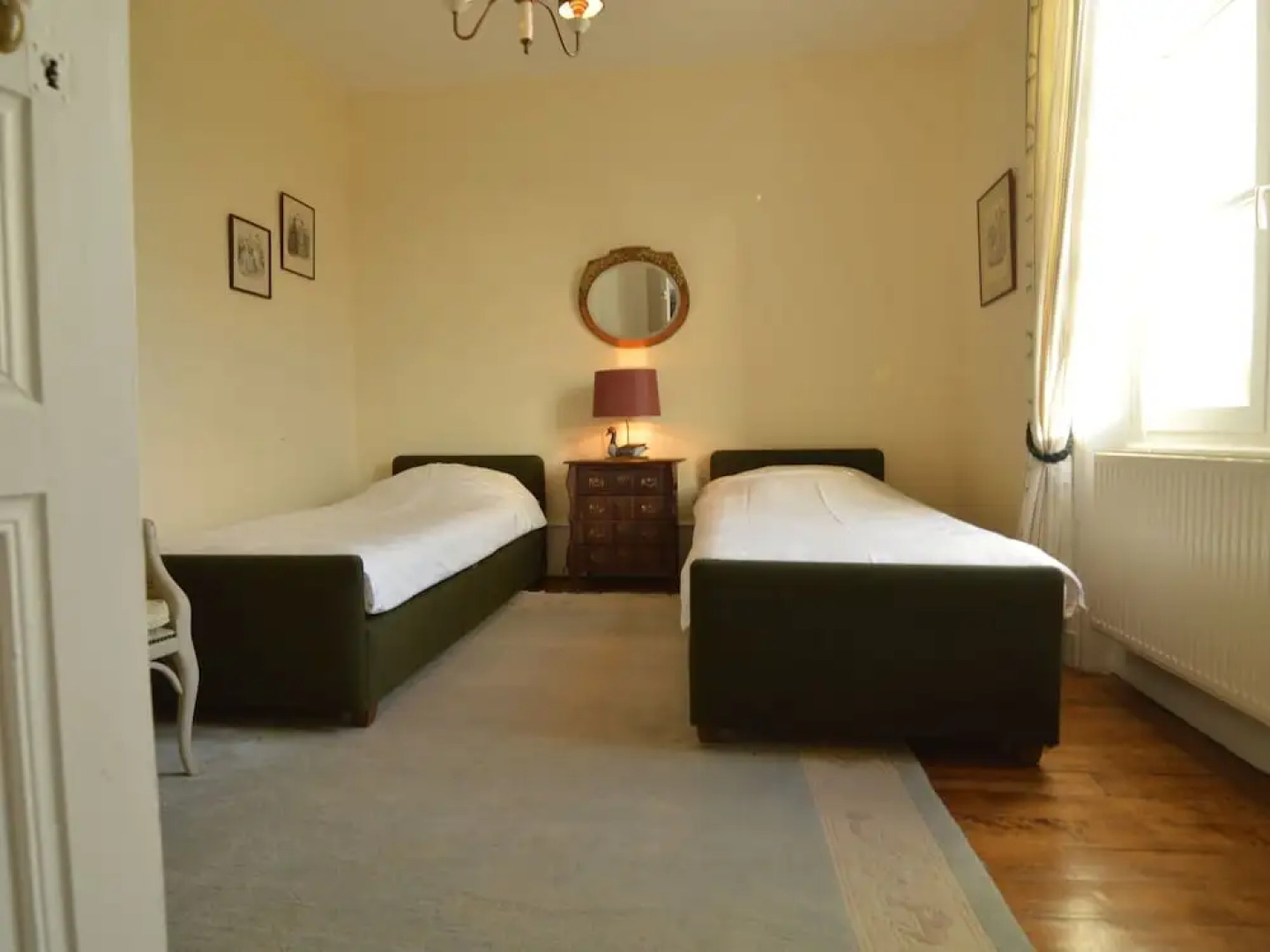 Mansion With all Modern Comforts, Swimming Pool, Large Garden and Stunning Views