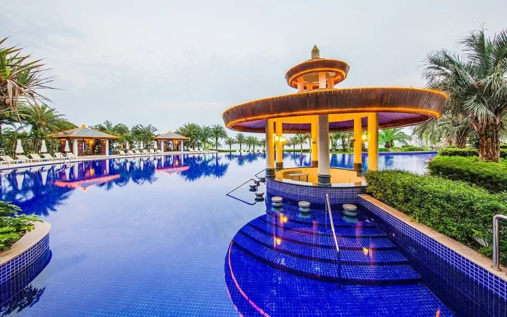 Days Hotel & Suites Yangjiang