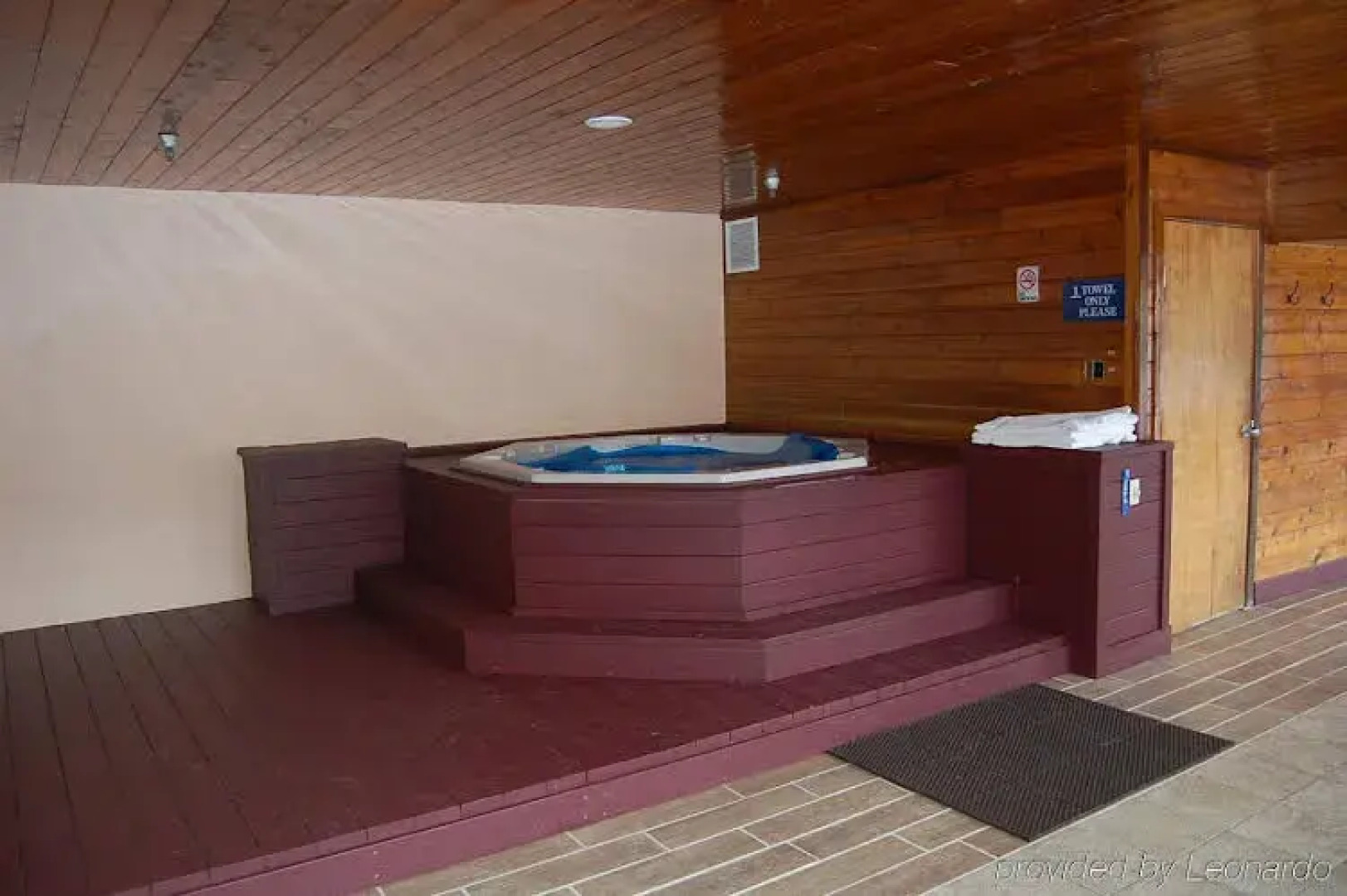 Crestview Condominium's