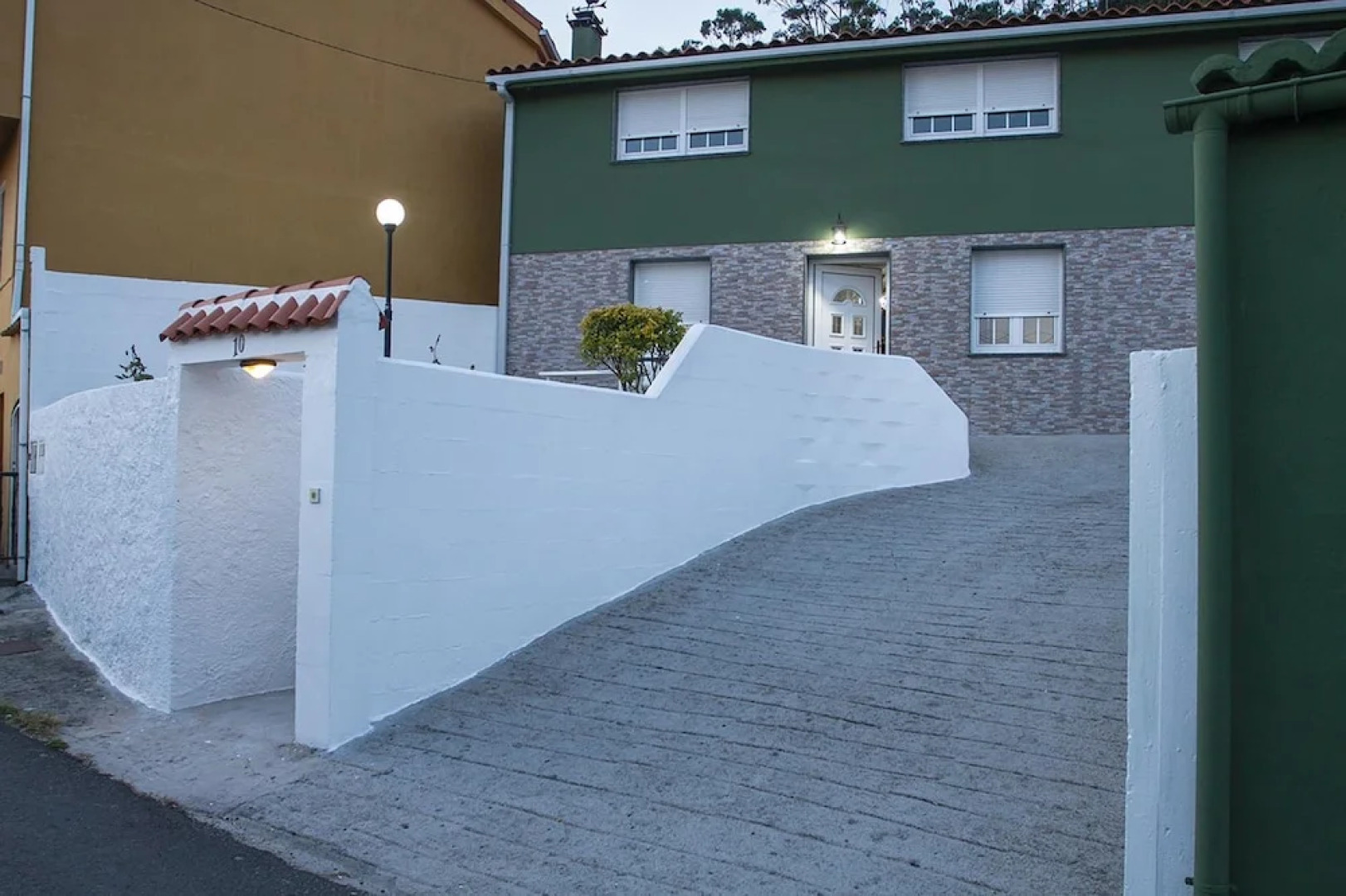 102177 -  House in Muros