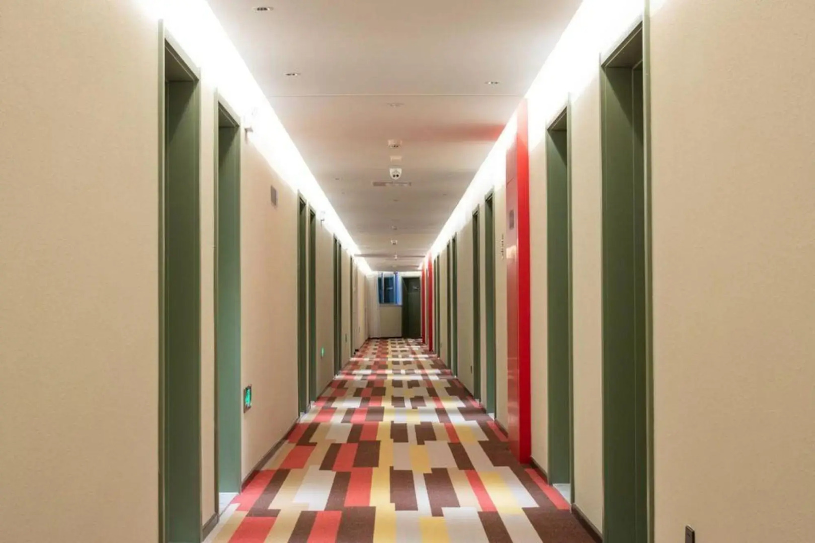 Ibis Hotel (Xianyang Qidi Science and Technology Park Baimahe Metro Station)