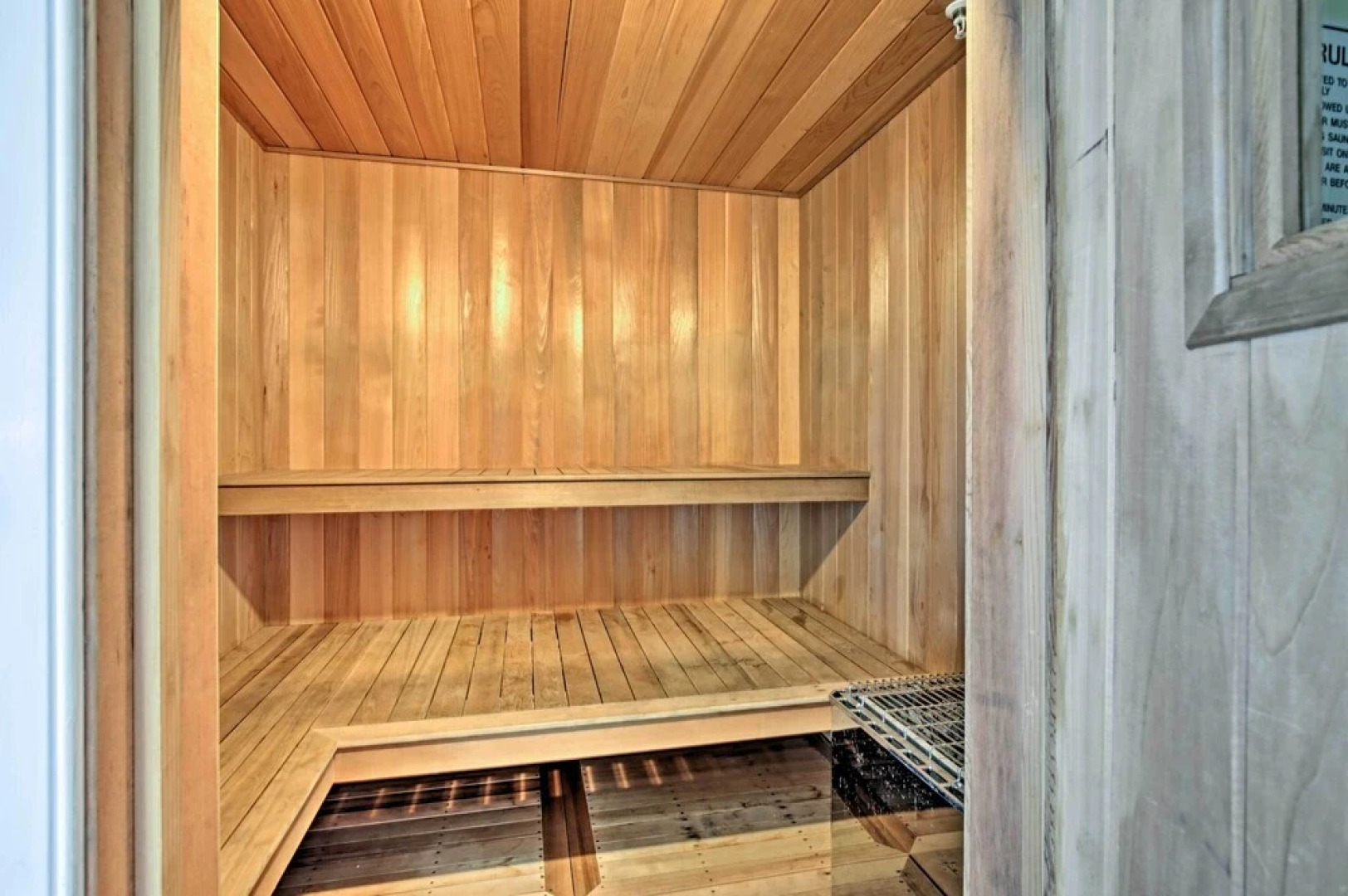 1 Mi to Moody Beach: Cottage w/ Pool Access!