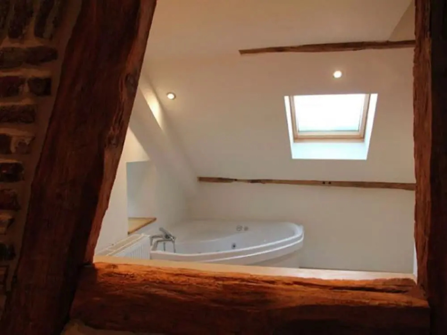 Attractive Holiday Home with Pool, Hot Tub, Fireplace near Spa