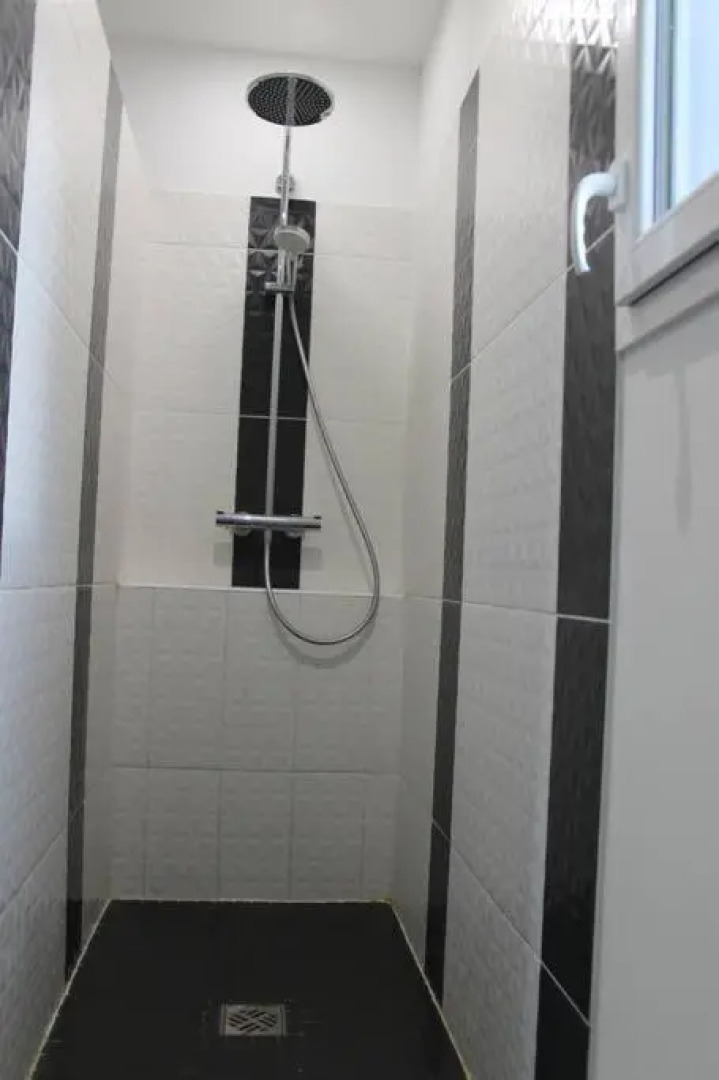 Villa moderne climatisée avec piscine privée