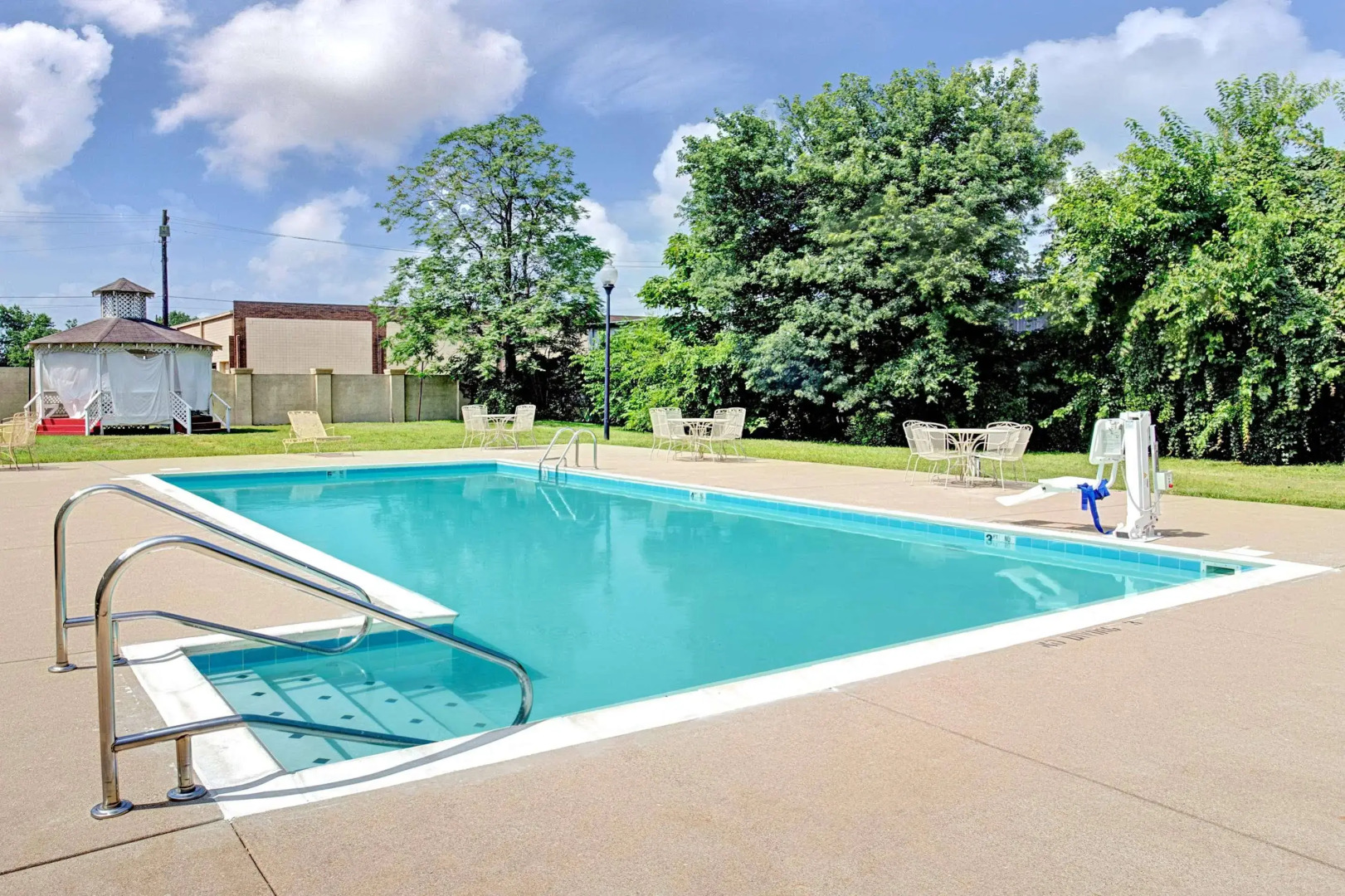 Days Inn Louisville Central University & Expo Center