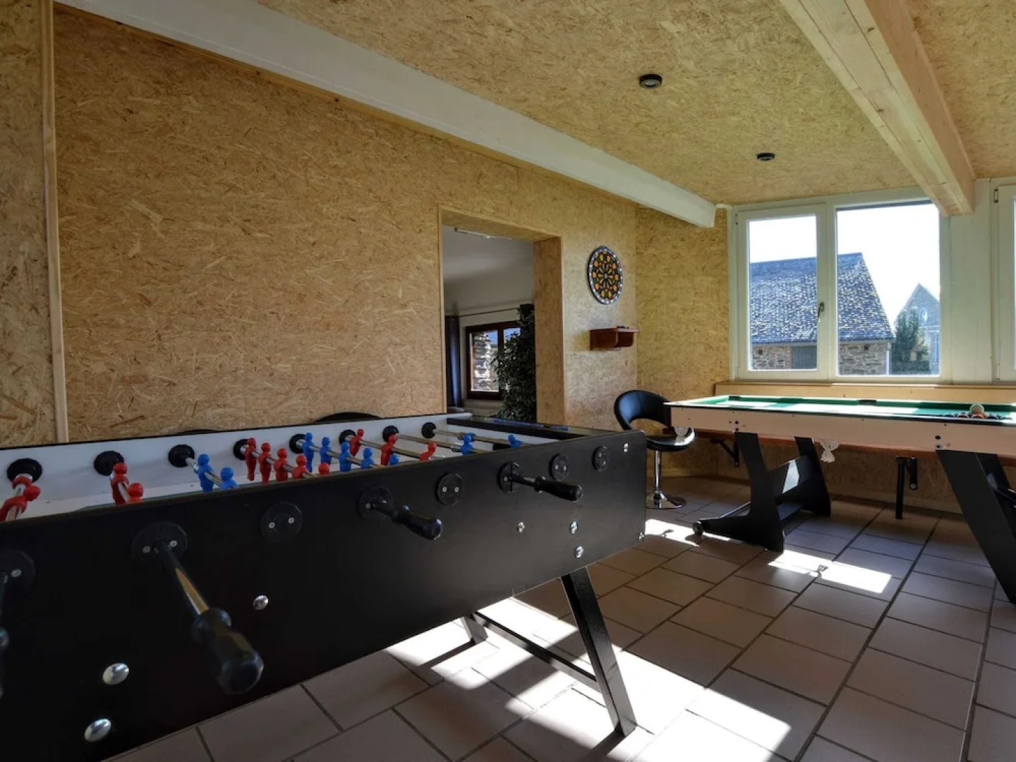 Modern Holiday Home with Jacuzzi and Sauna in Ardennes