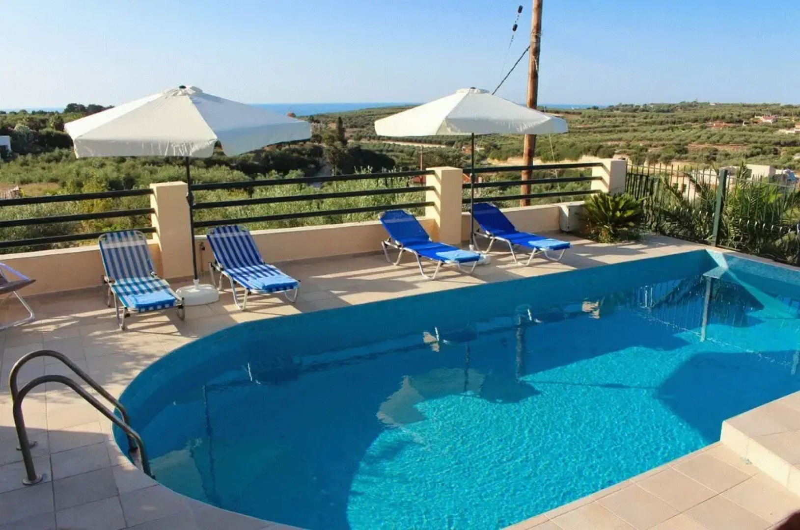 Dulce Propiedad Ubicada En Asteri Para 4 Personas.