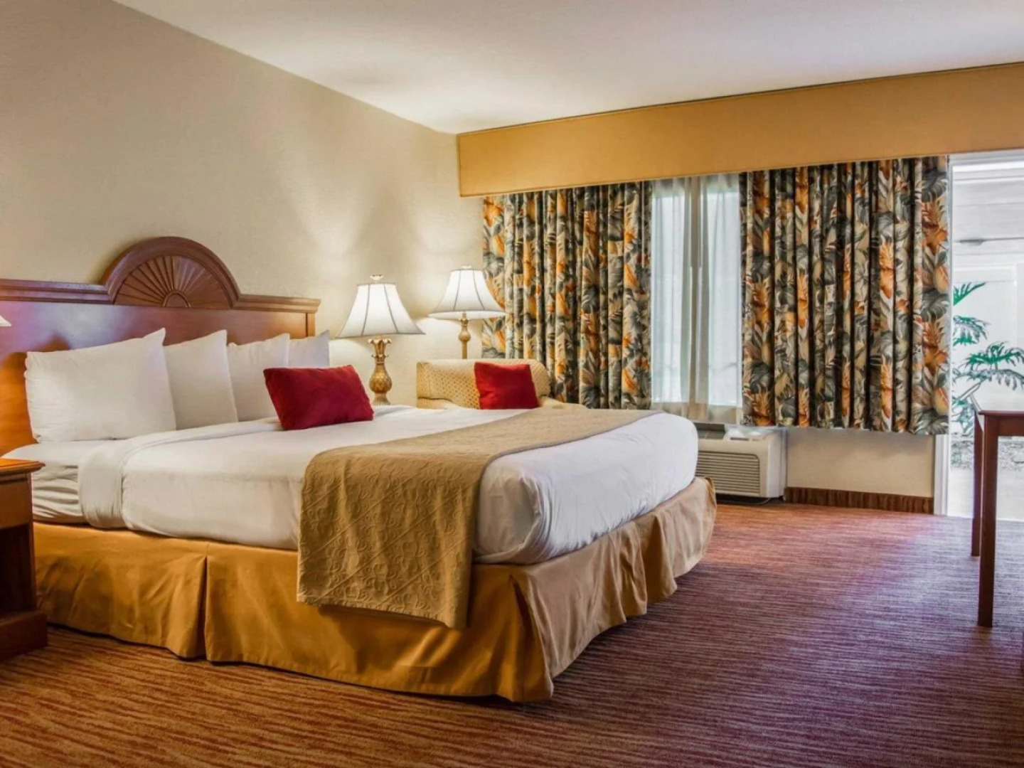 Dolphin Sands Clearwater Beach, an Ascend Collection Hotel