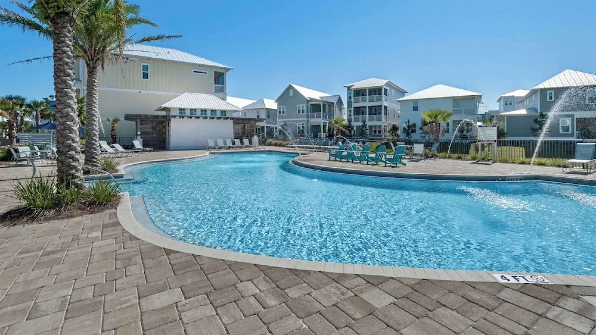 Modern Prominence Home ~ Game Room, 4 Bikes, Sleeps 13, Pet Friendly!