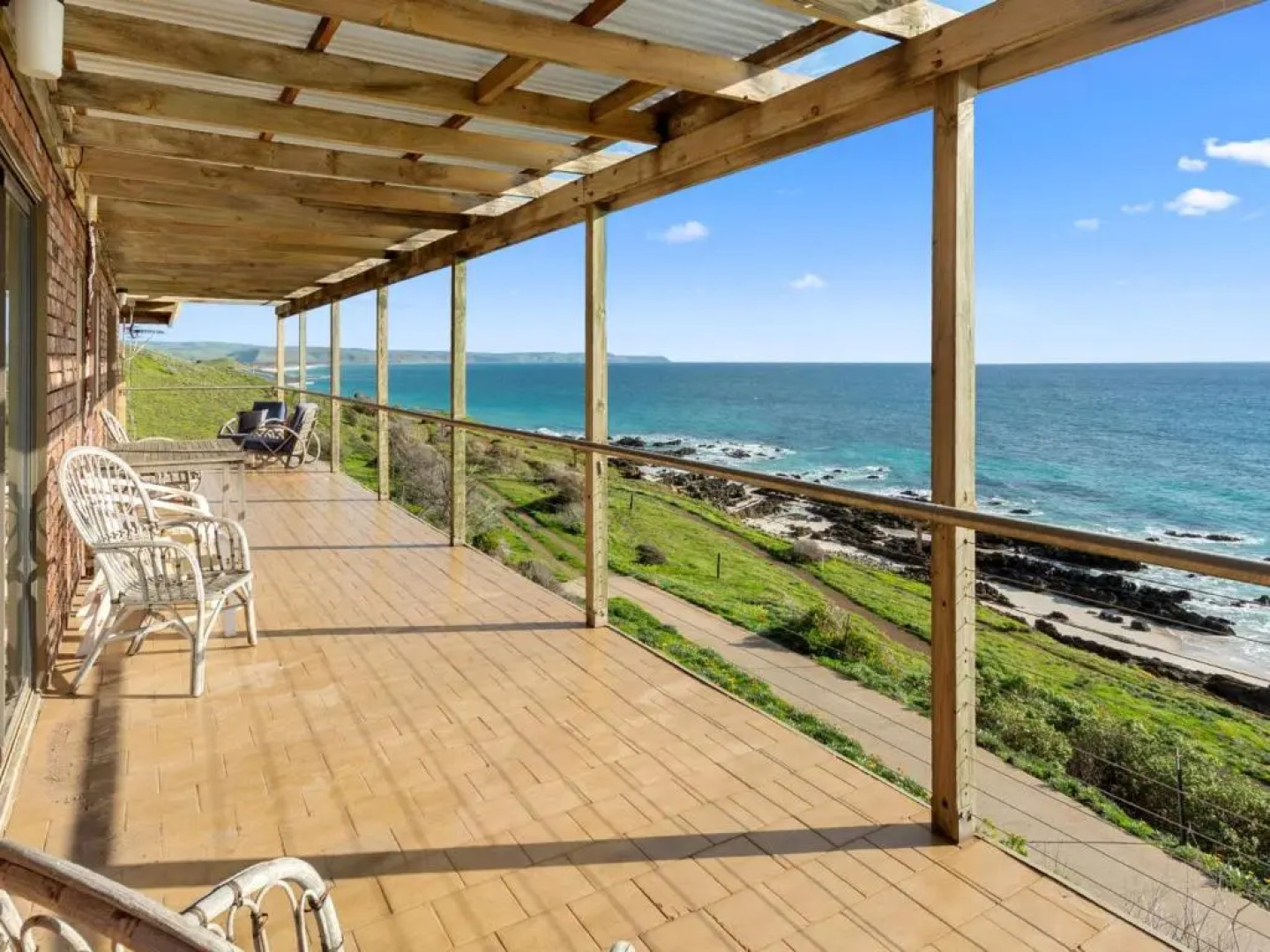 Cliffs End Beach Shack - 105 Gold Coast Drive, Carrickalinga