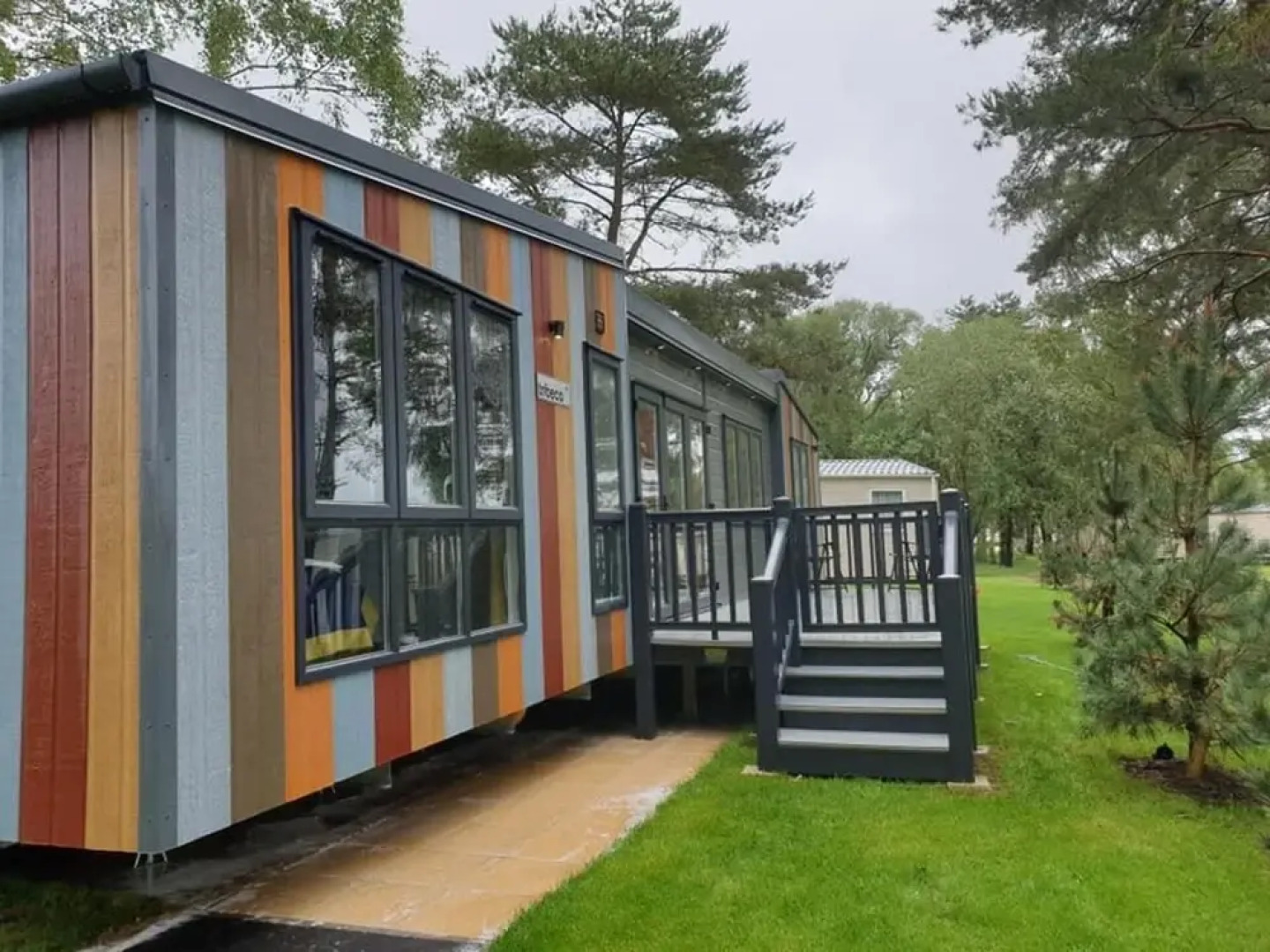 Remarkable 6-Berth Static Home with Hot Tub