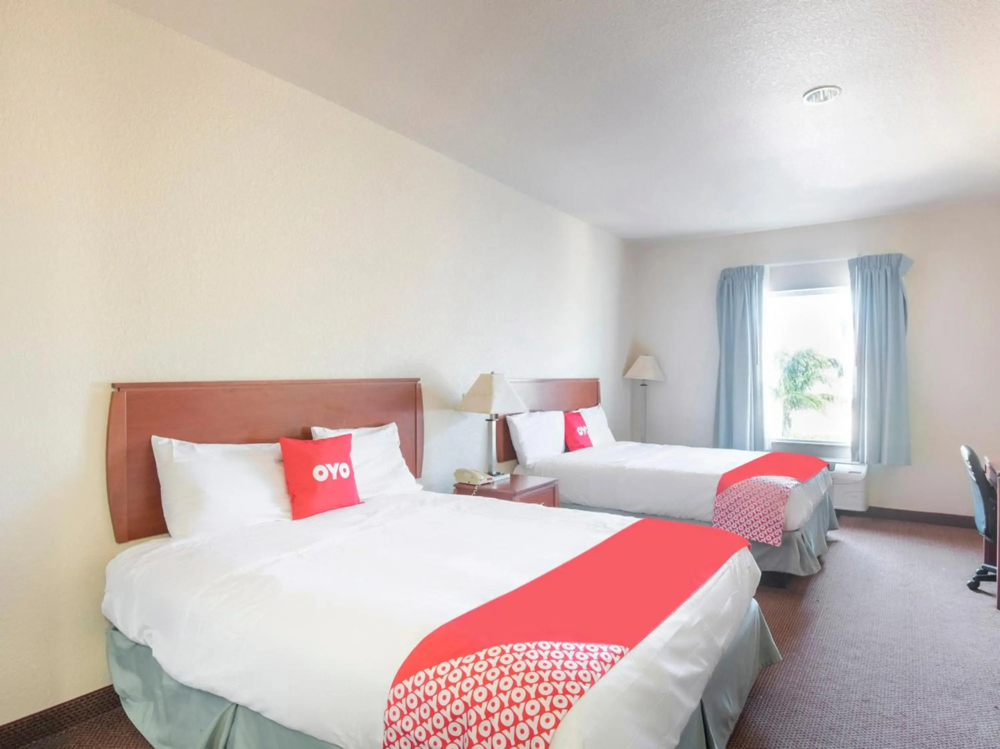 OYO Townhouse Clute Lake Jackson