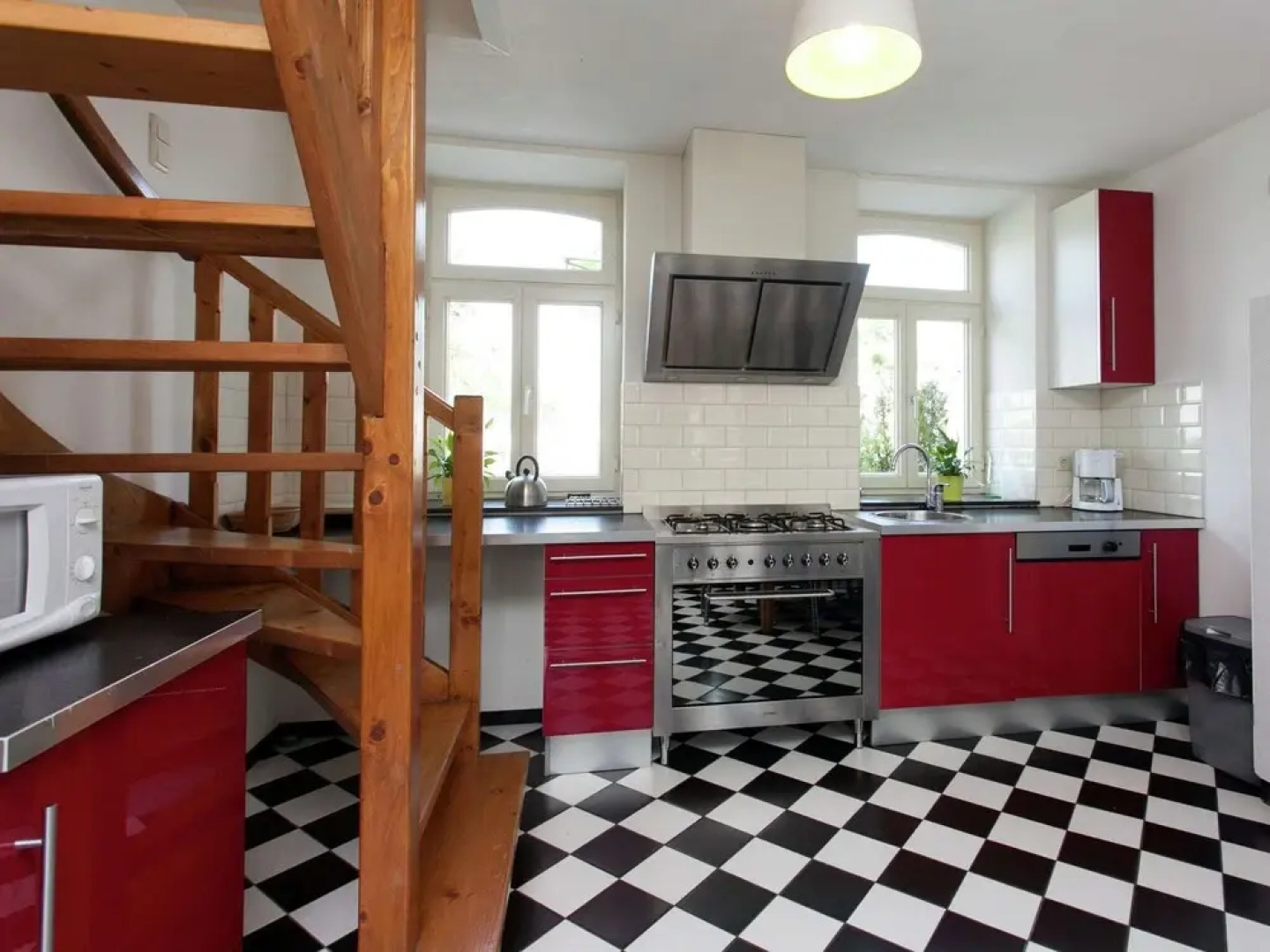 Vintage Farmhouse in Bemelen with Forest near